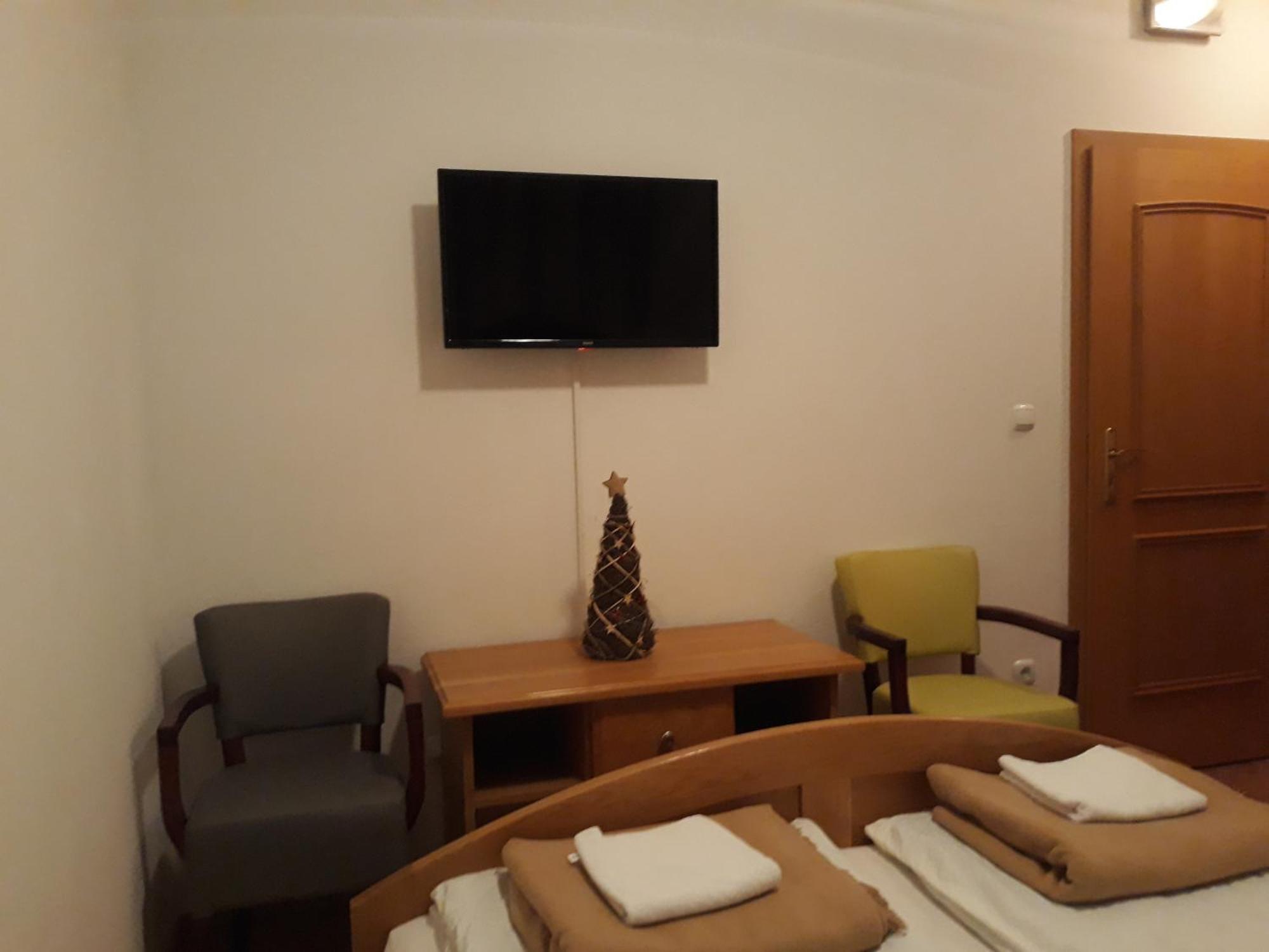 קופרס Gradska Kavana Guest House חדר תמונה